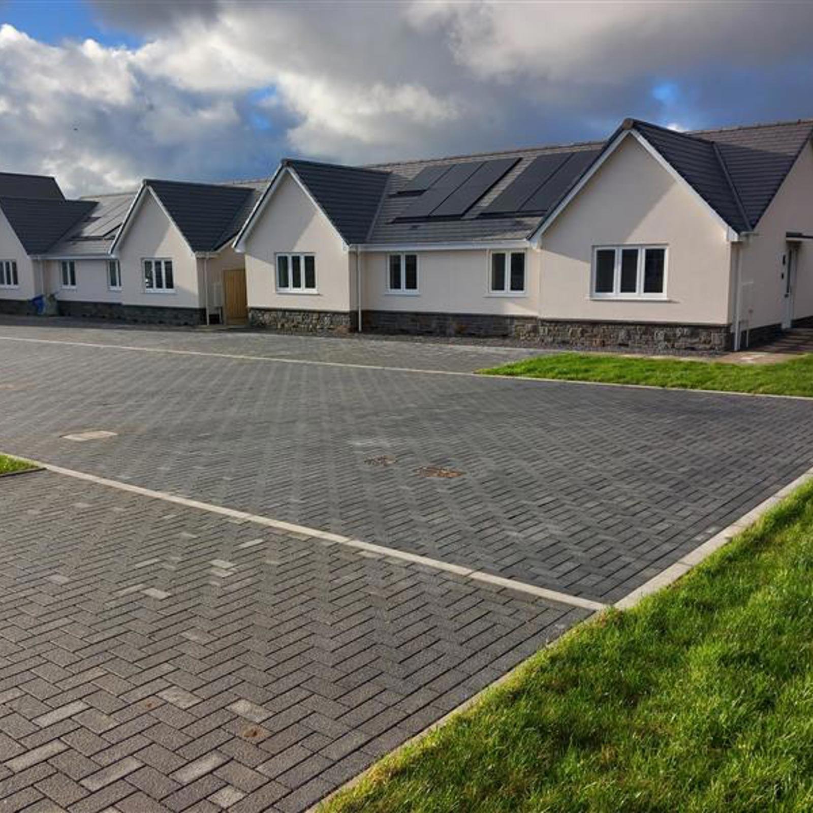 llys-glasfryn.jpg