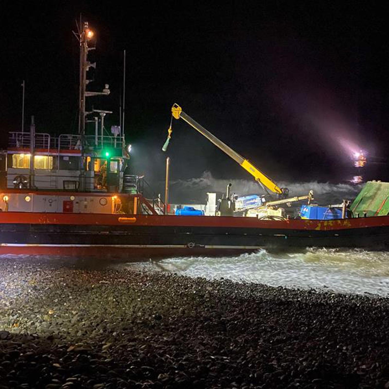 survey_vessel_aground_at_newgale_requires_rnli_assistance.jpeg