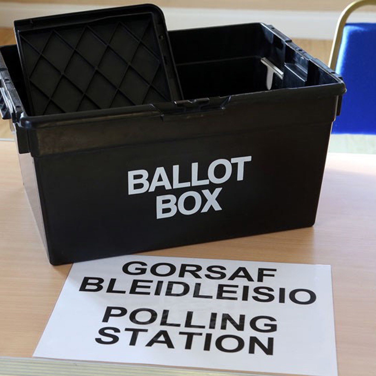 polling-welsh-picture-chris-loades.jpg