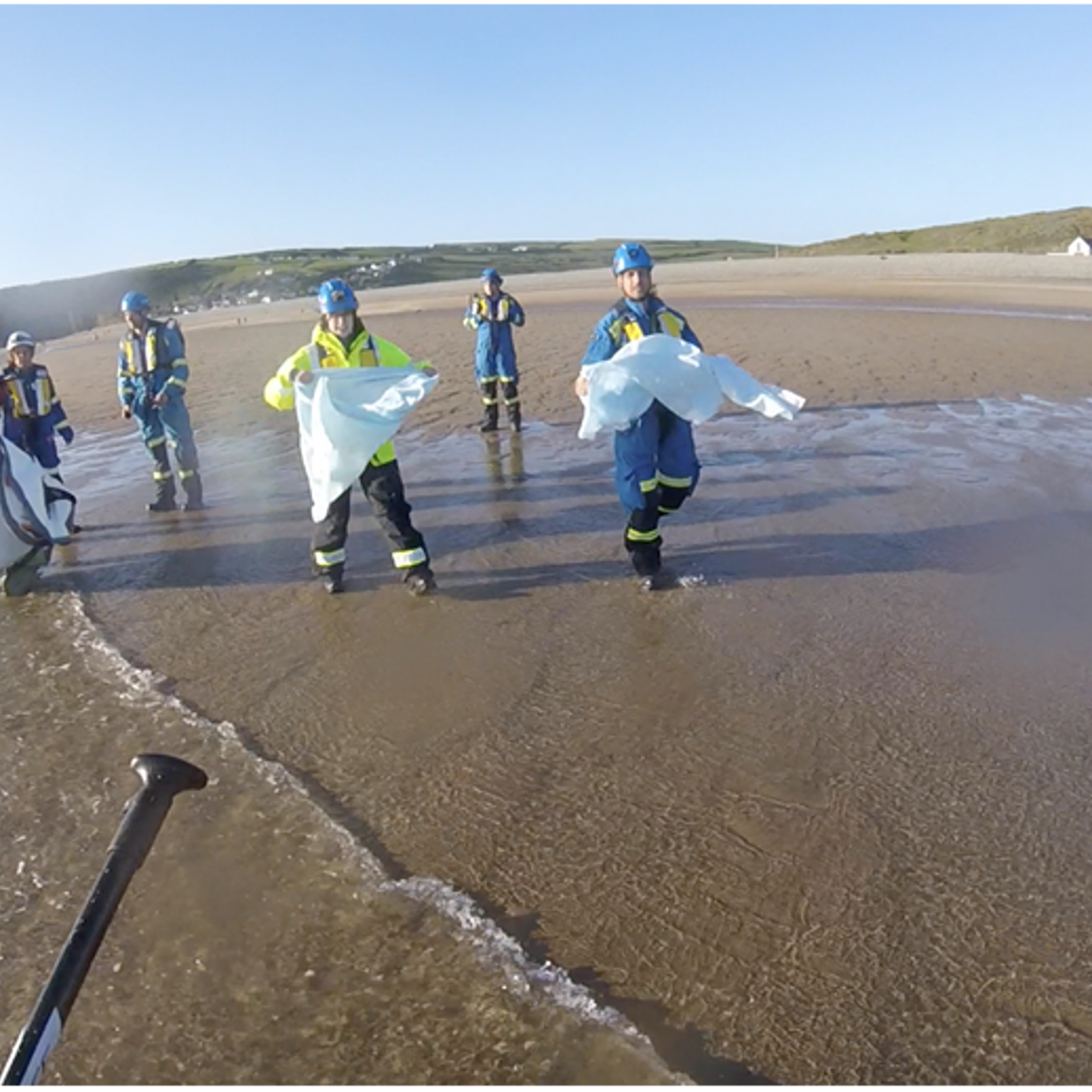 little_and_broad_haven_lifeboat_launched_to_paddleboarders_in_difficulty3.png