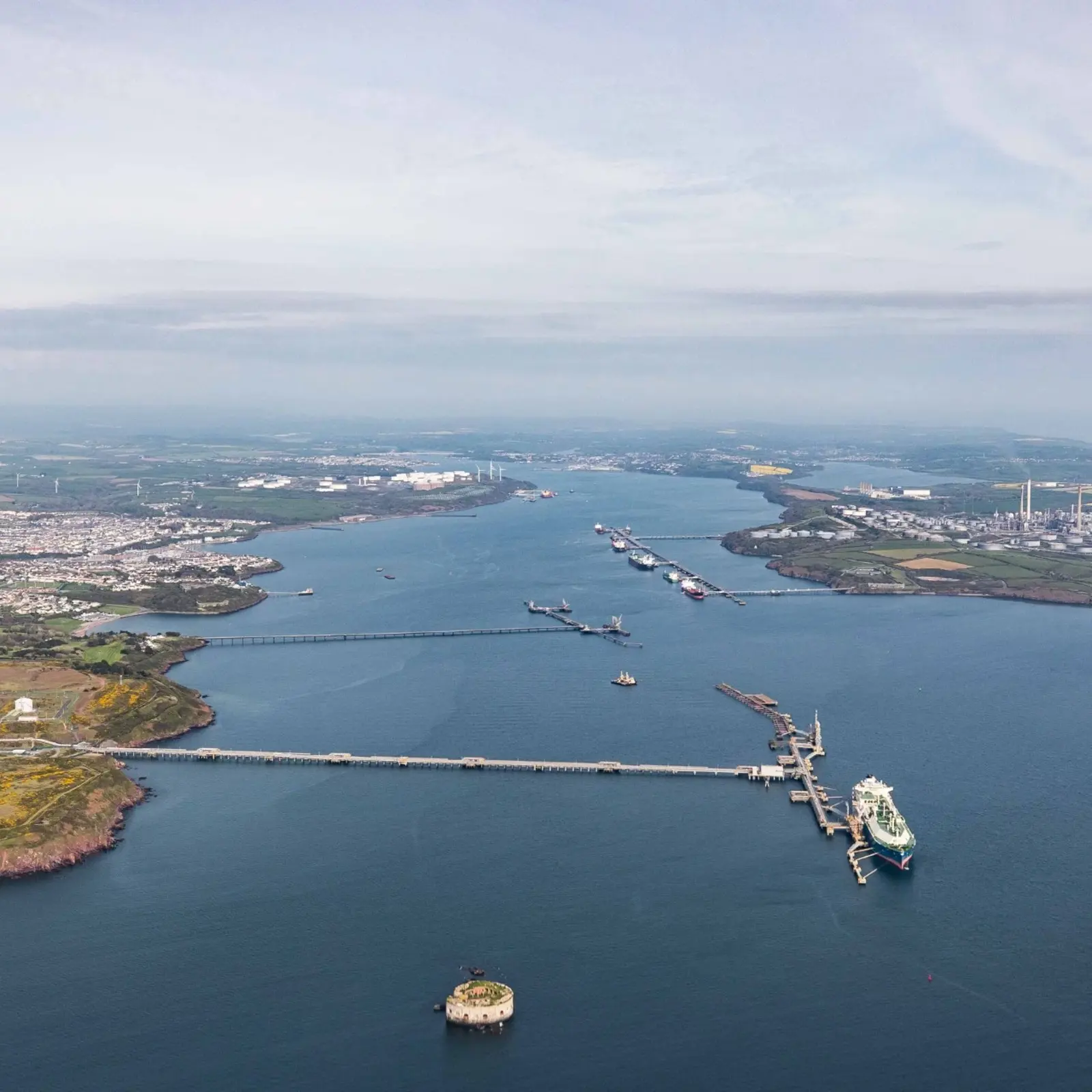 Thumbnail Effective Collaboration Among Waterway Partners Enabled The Successful Arrival Of Three LNG Vessels Within Just 12 Hours.