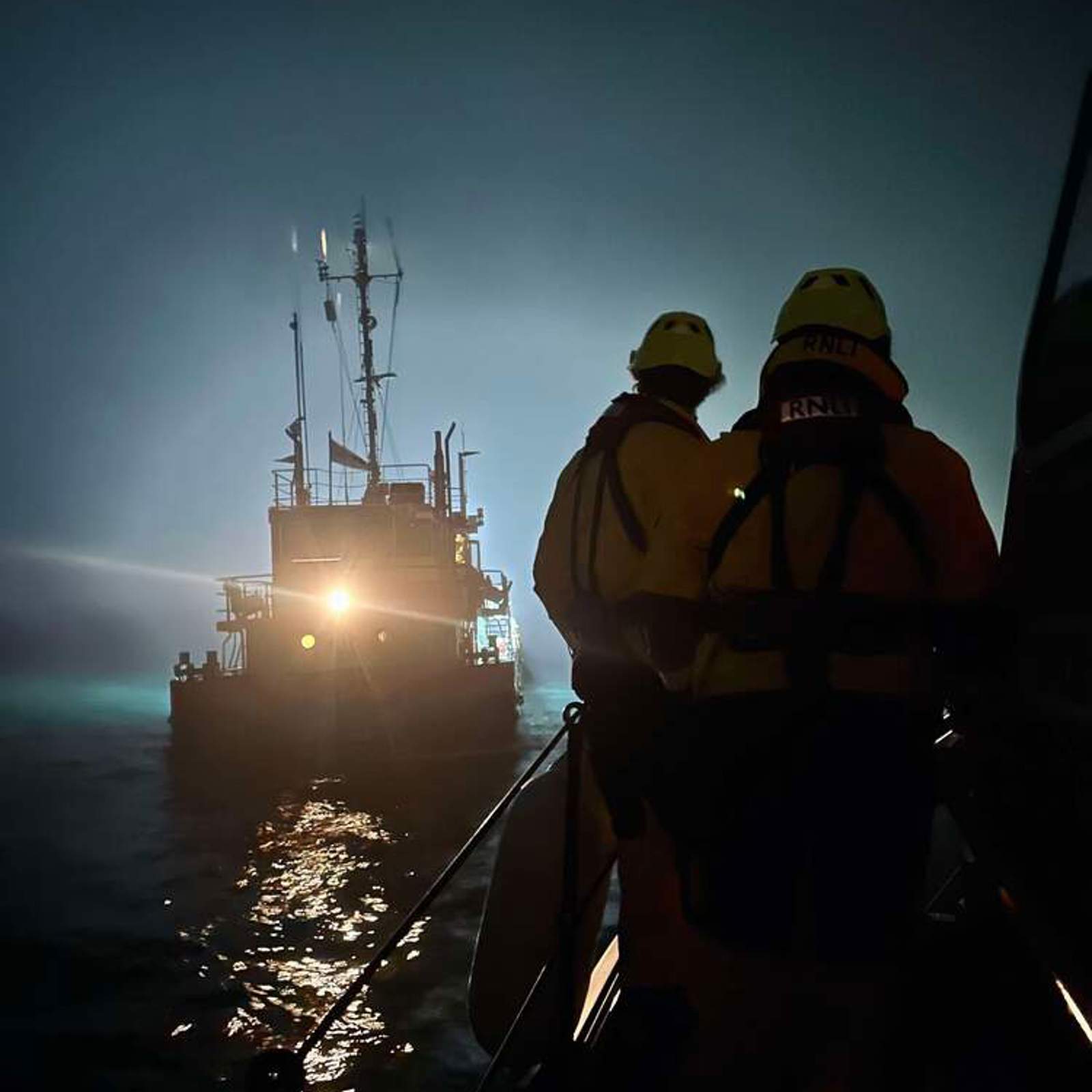 multi_rnli_assistance_for_stricken_survey_vessel.jpeg