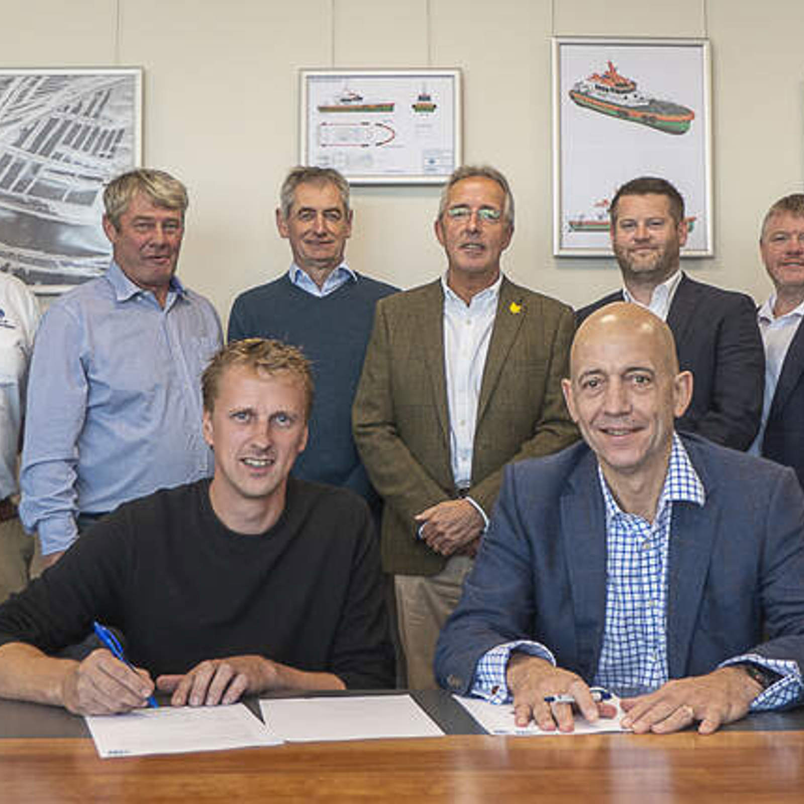 l-to-r-steven-bonder-ngs-jamie-furlong-mhpa-albert-keizer-dirk-keizer-ngs-ian-shipperly-chris-martin-tom-sawyer-gareth-phillips-mhpa-steven-lee-bmt-mike-ryan-luke-mason.jpg