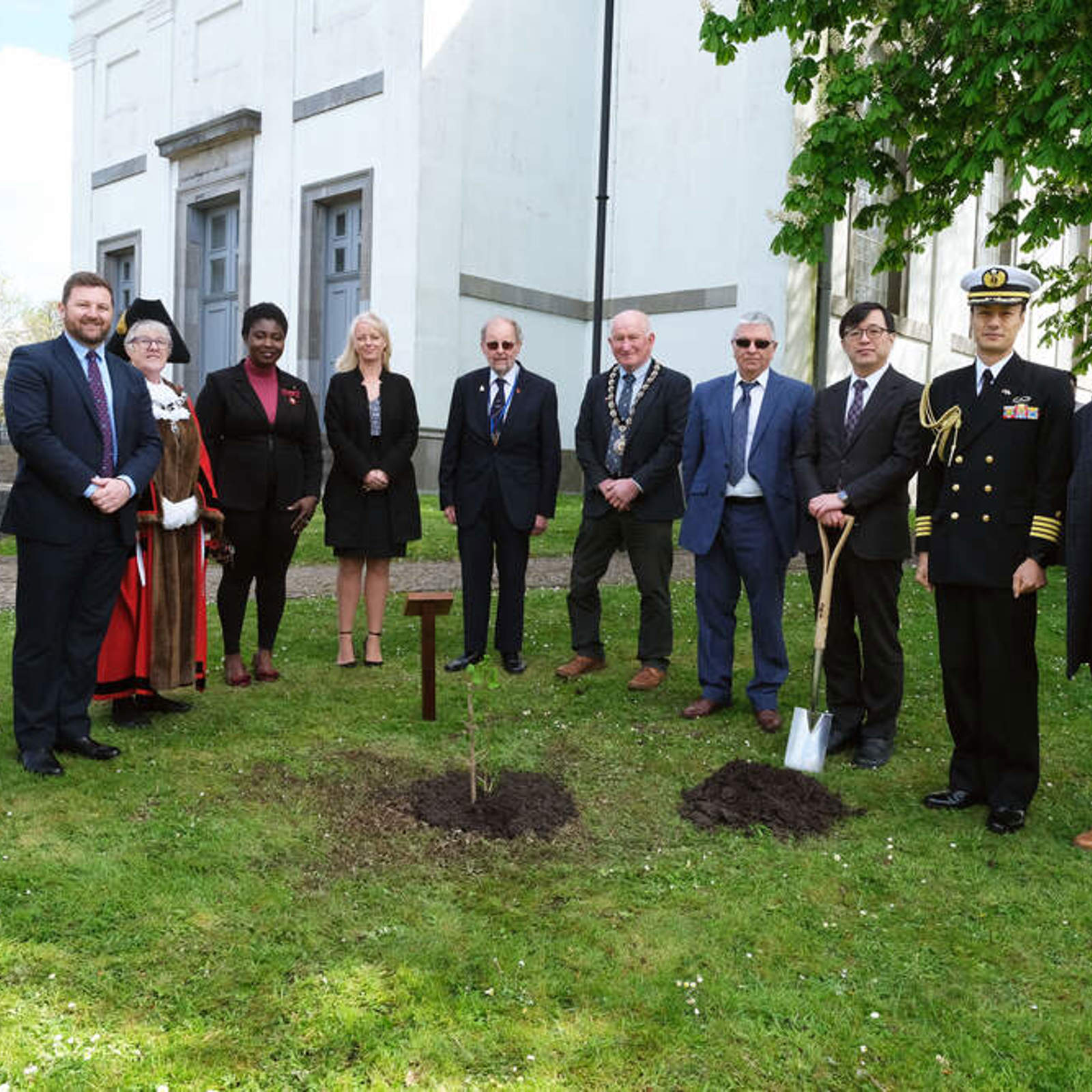 ginkgo-tree-planting-group-425-mcp.jpg