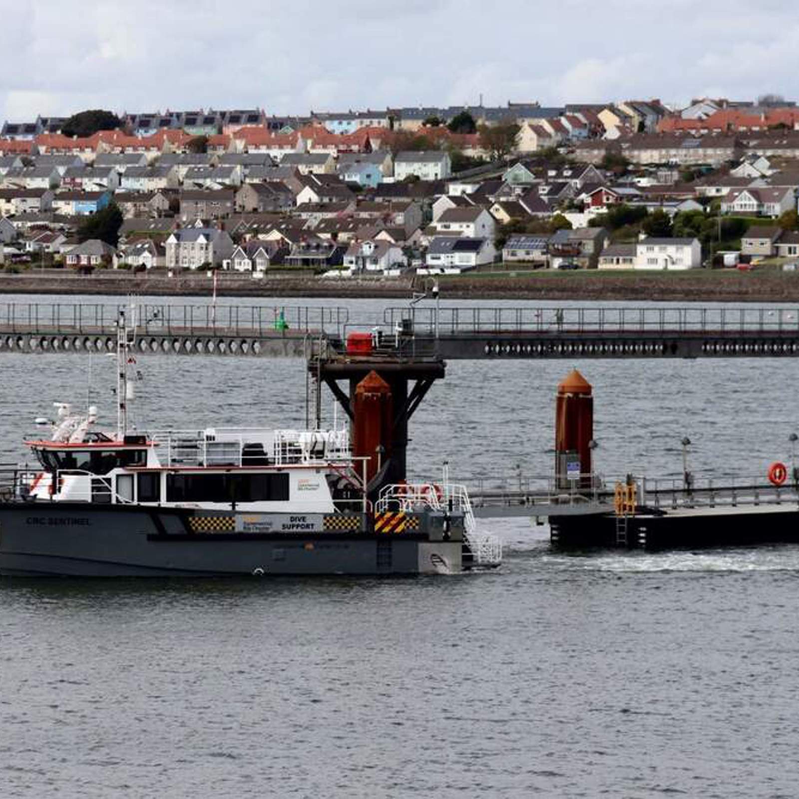 the-crc-sentinel-was-the-first-vessel-to-use-the-new-workboat-pontoons-1.jpg