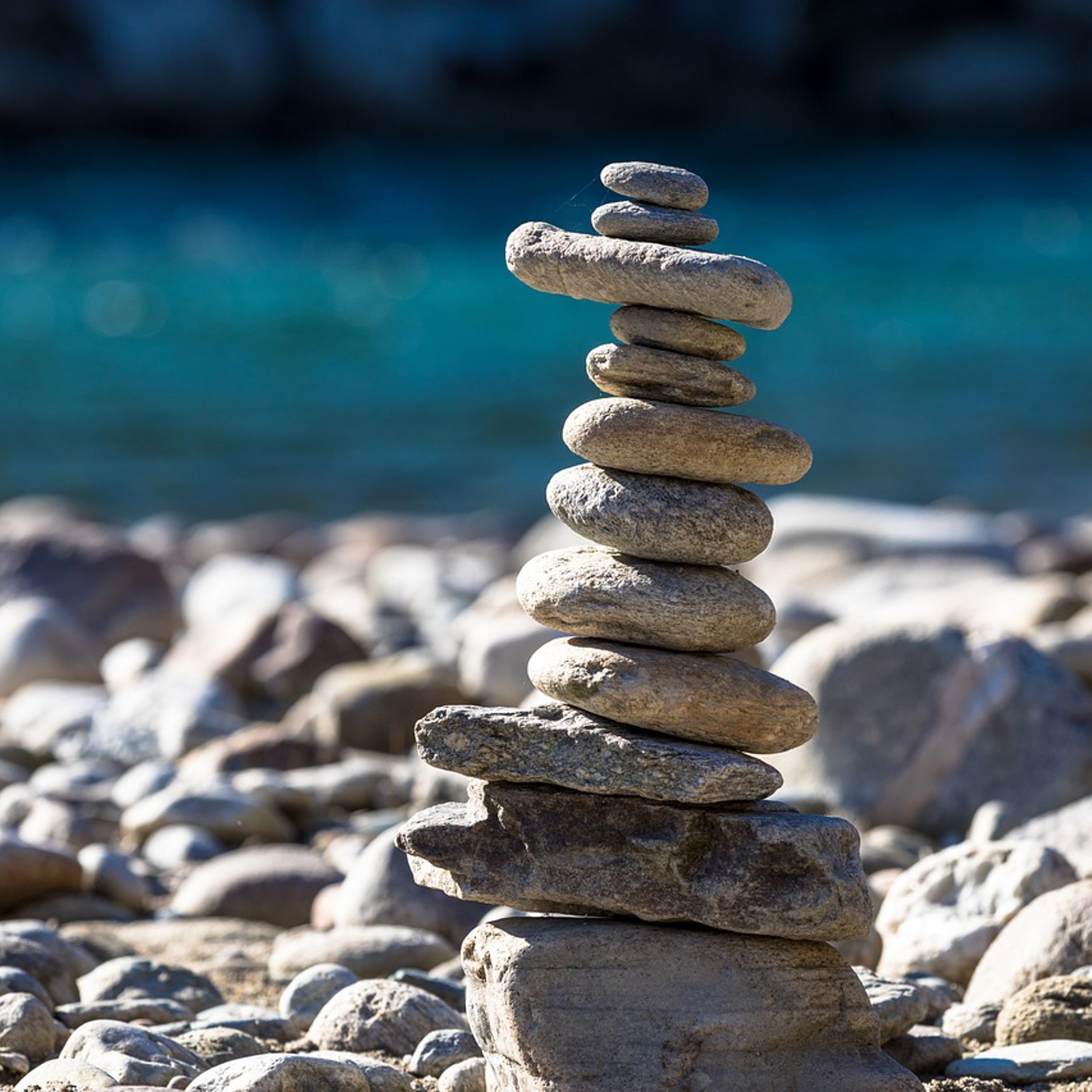 cairn-6754295_1280-1.jpg