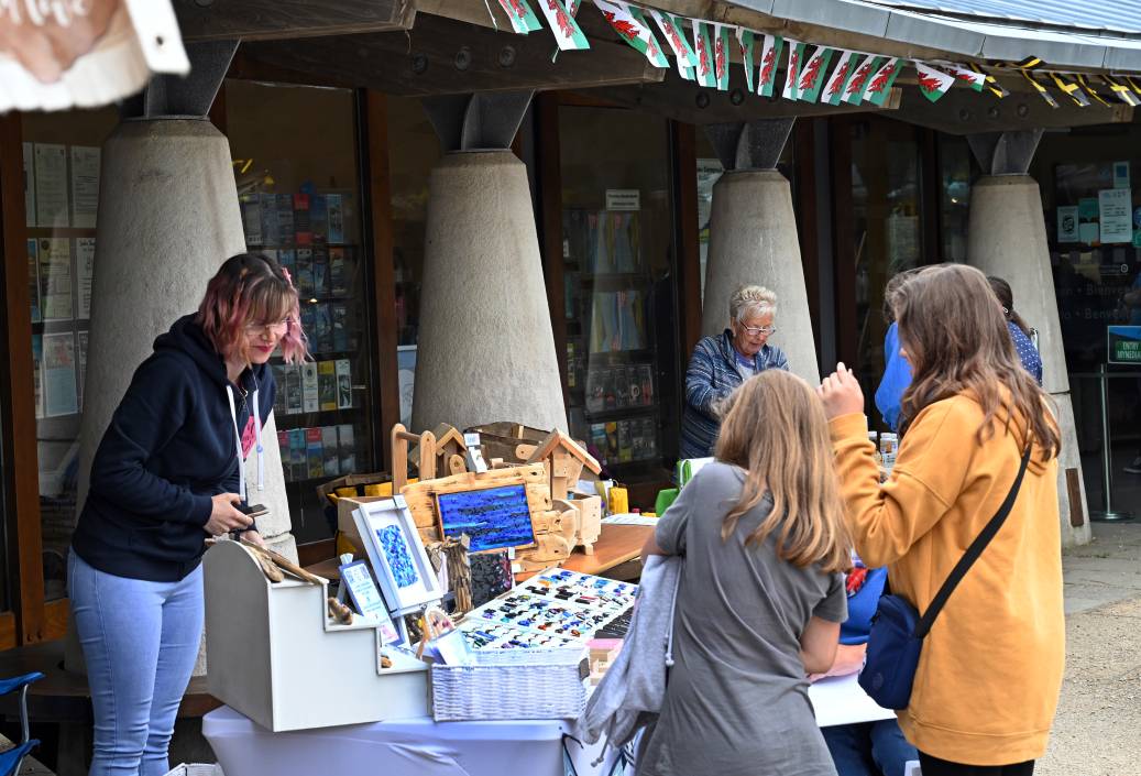 craft-market-2-67325.jpg