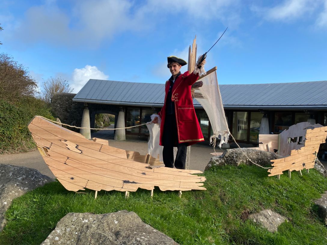 smalloyp-pirate-ship-trail.jpg