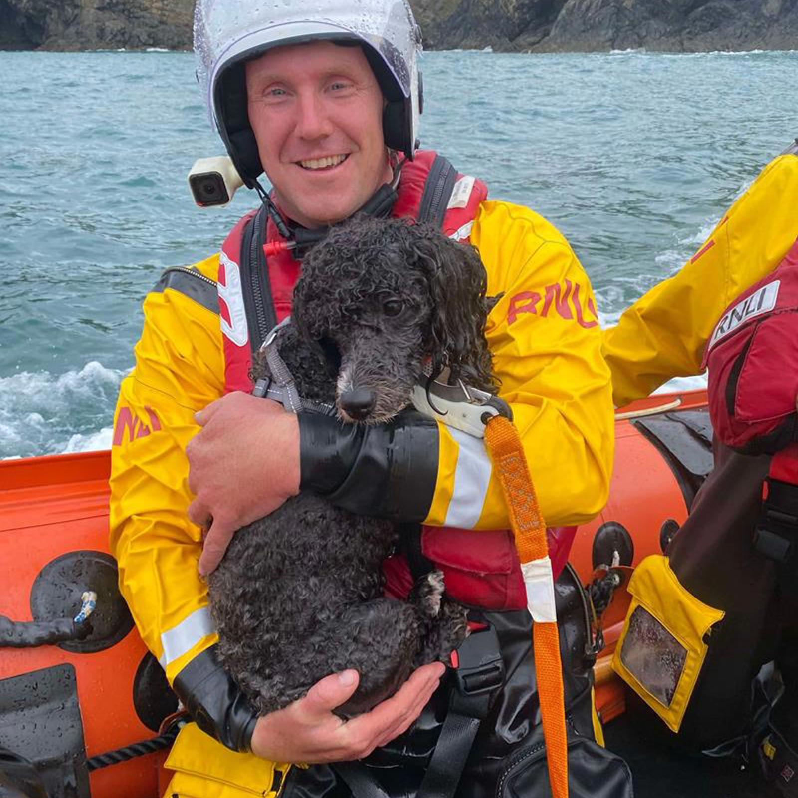 busy_bank_holiday_monday_afternoon_for_st_davids_rnli3.jpg