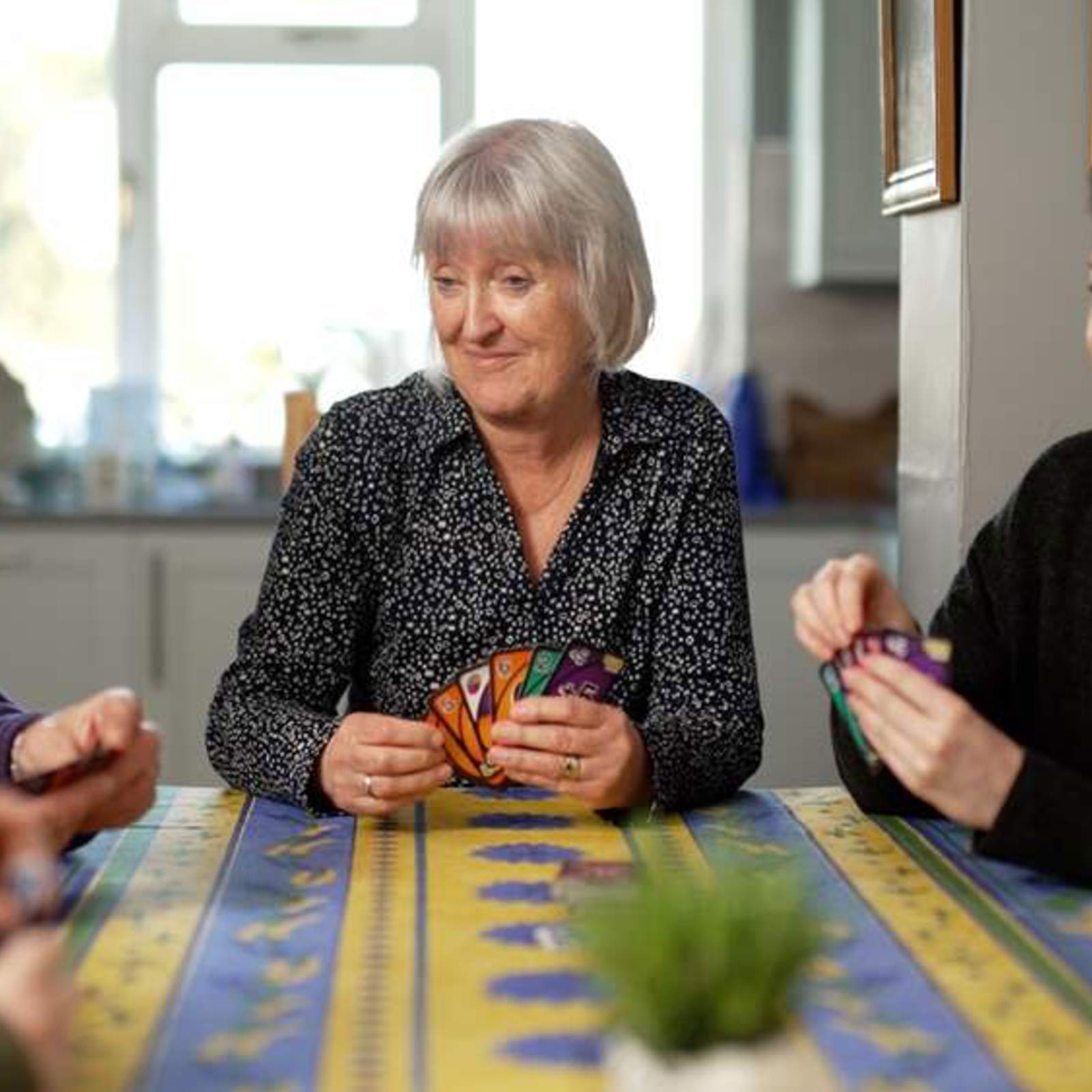 173236-family-uno.jpg